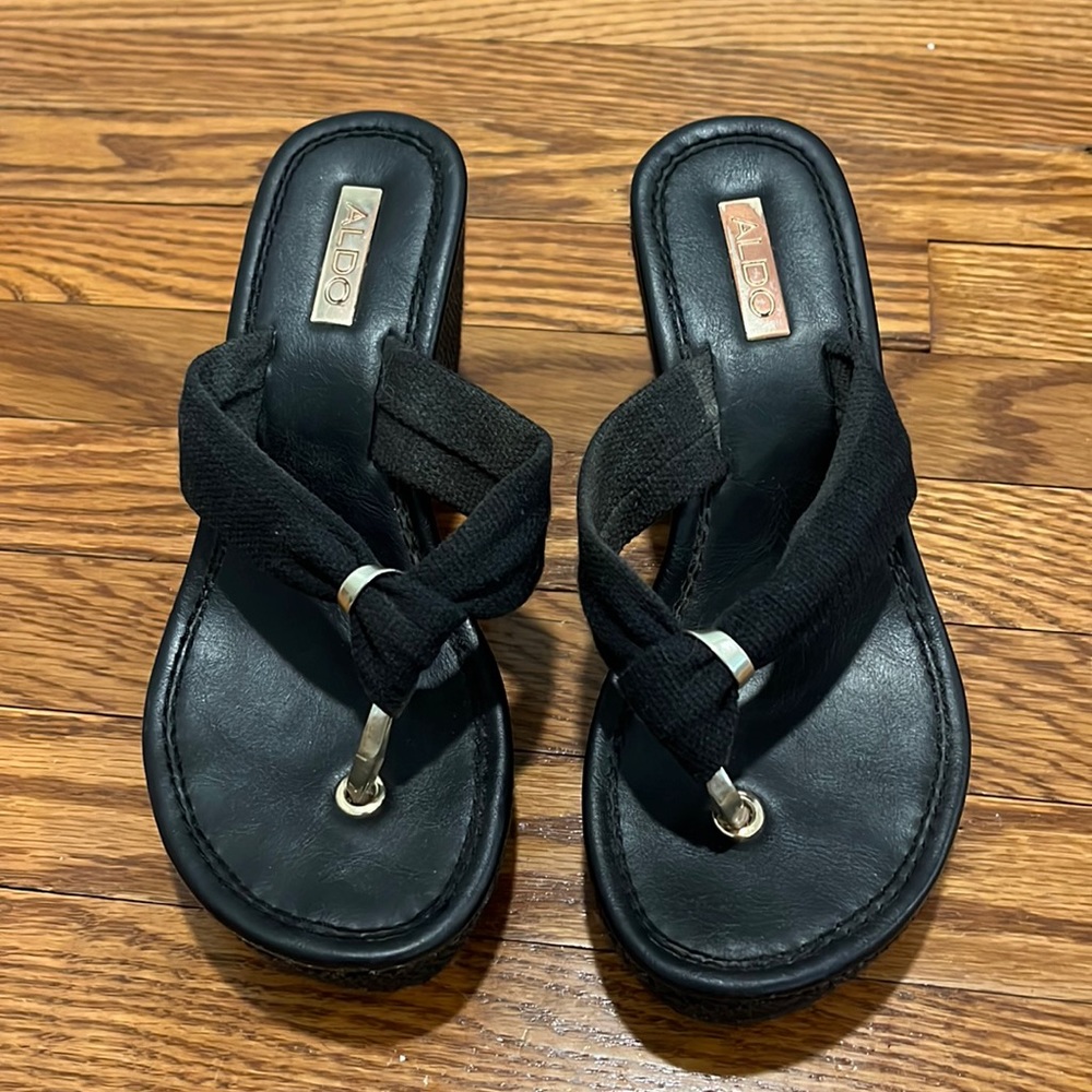 Aldo platform heel thong shoes